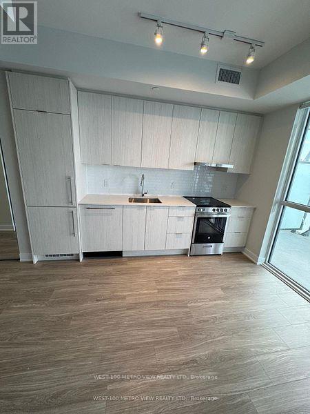 3704 - 430 Square One Drive, Mississauga, Ontario  L5B 0L6 - Photo 2 - W12764536