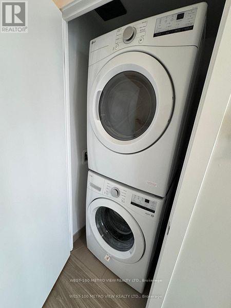 3704 - 430 Square One Drive, Mississauga, Ontario  L5B 0L6 - Photo 5 - W12764536