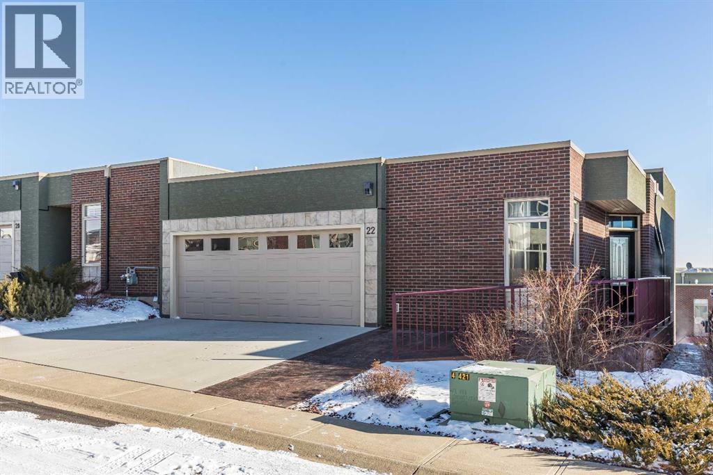 22 Palisades Lane Ne, Medicine Hat, Alberta  T1C 2B4 - Photo 2 - A2281155