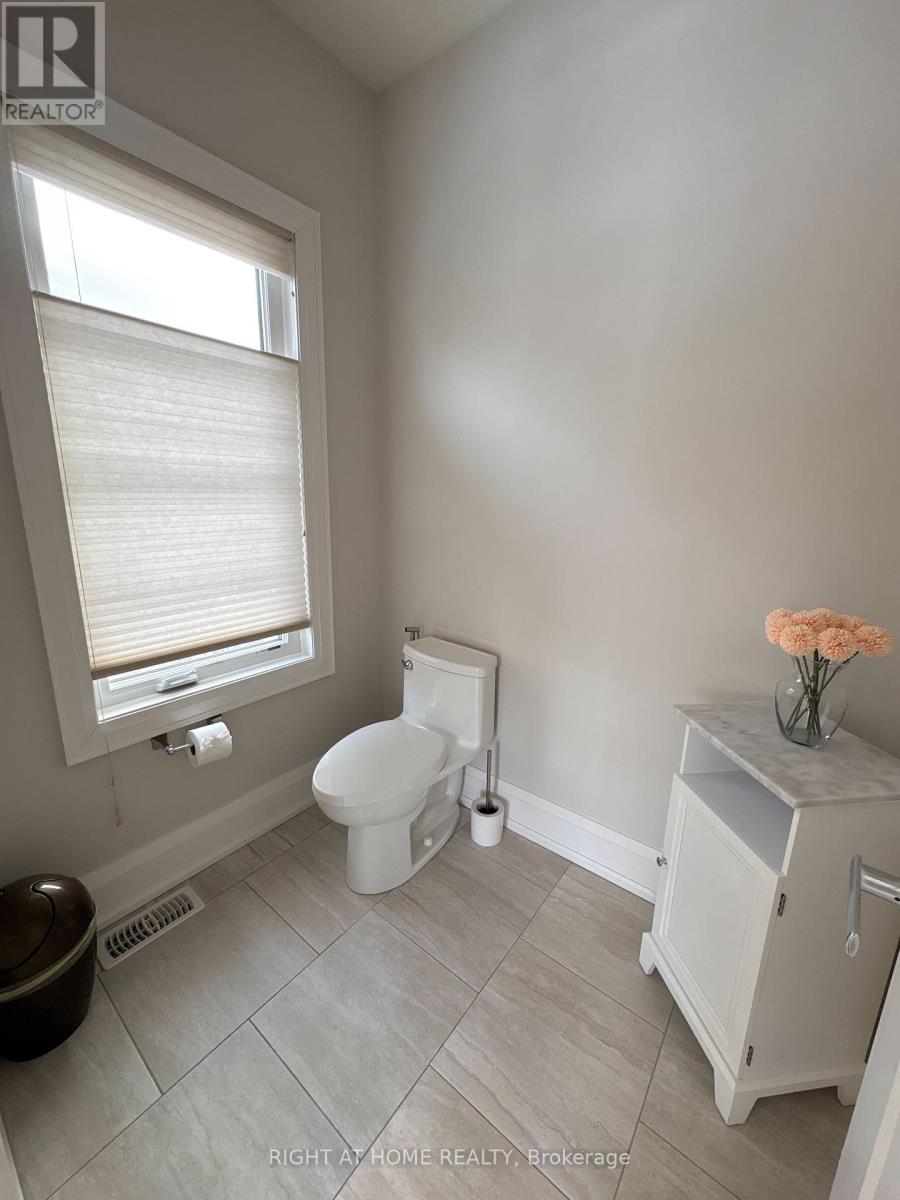 1 - 456 Lakeshore Road W, Oakville, Ontario  L6K 1S4 - Photo 31 - W12759820