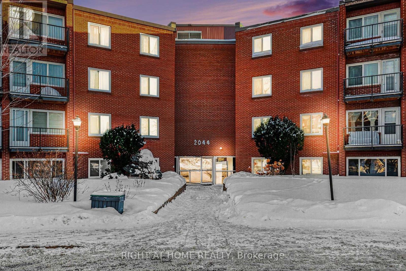 305b - 2044 Arrowsmith Drive, Ottawa, Ontario  K1J 7V8 - Photo 1 - X12764554