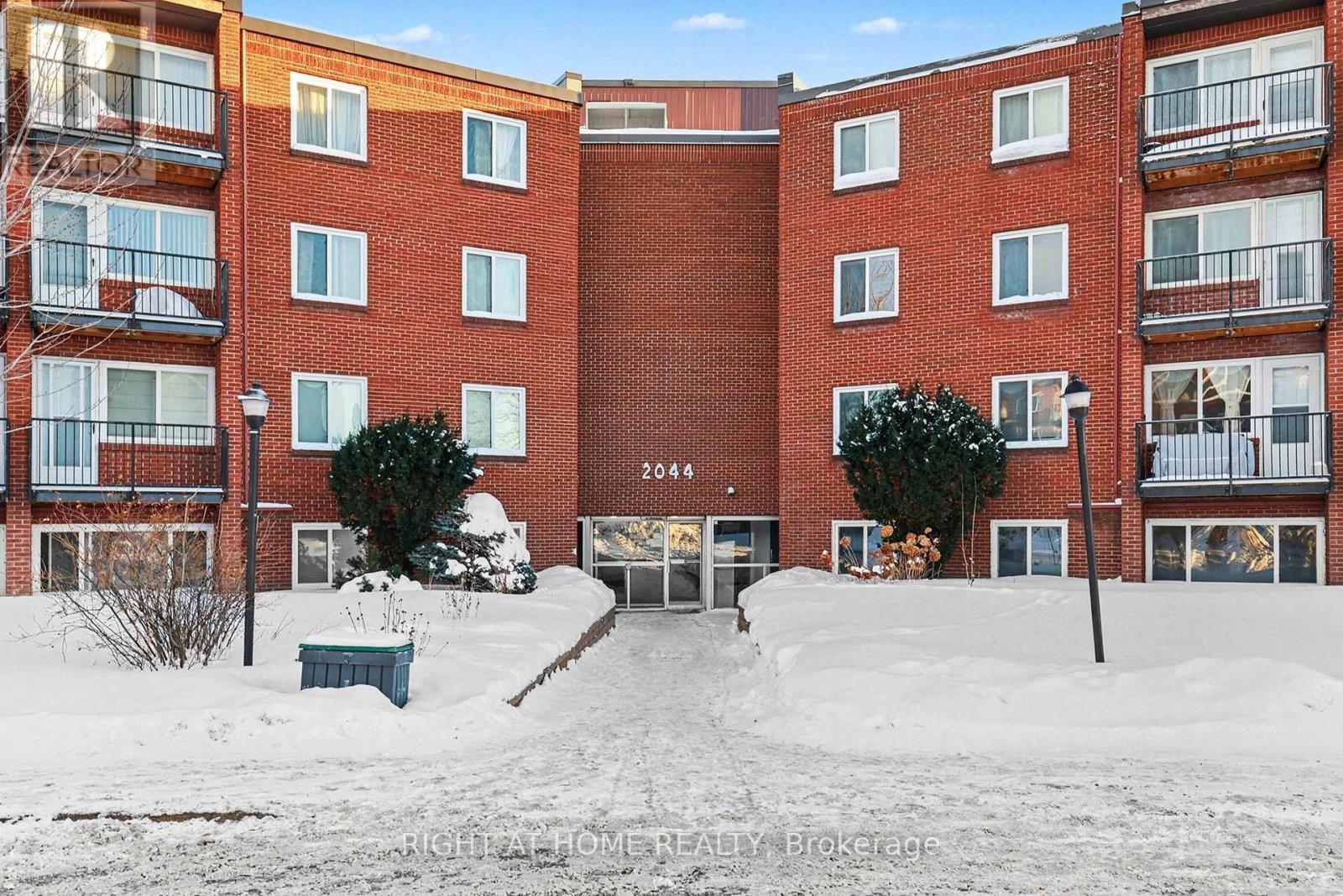 305b - 2044 Arrowsmith Drive, Ottawa, Ontario  K1J 7V8 - Photo 2 - X12764554