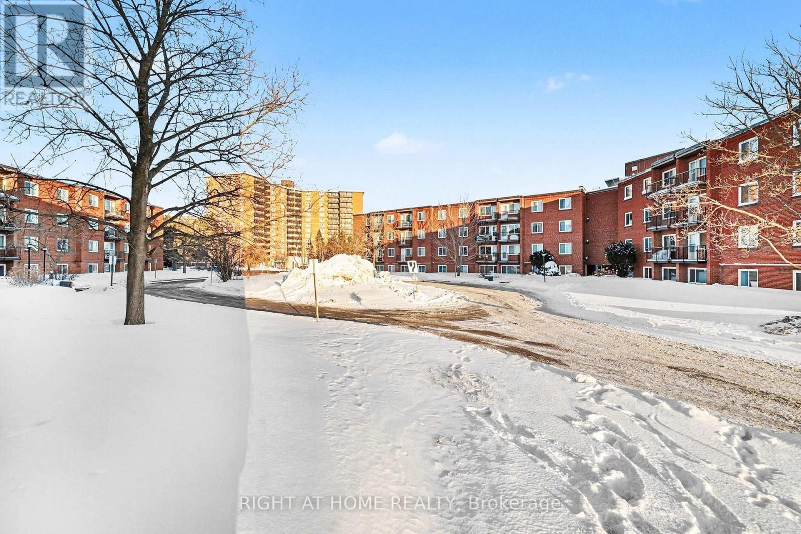 305b - 2044 Arrowsmith Drive, Ottawa, Ontario  K1J 7V8 - Photo 4 - X12764554