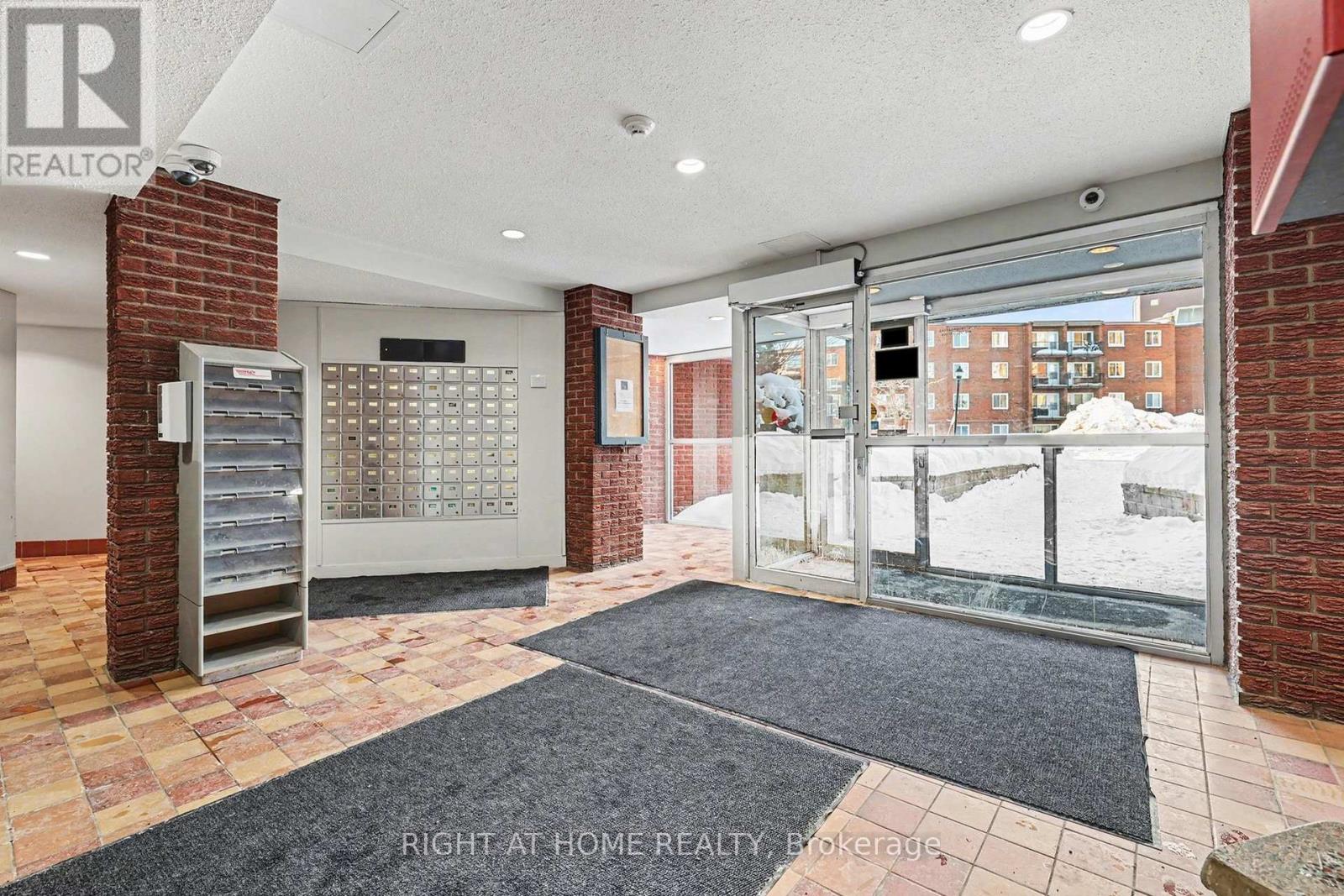 305b - 2044 Arrowsmith Drive, Ottawa, Ontario  K1J 7V8 - Photo 5 - X12764554