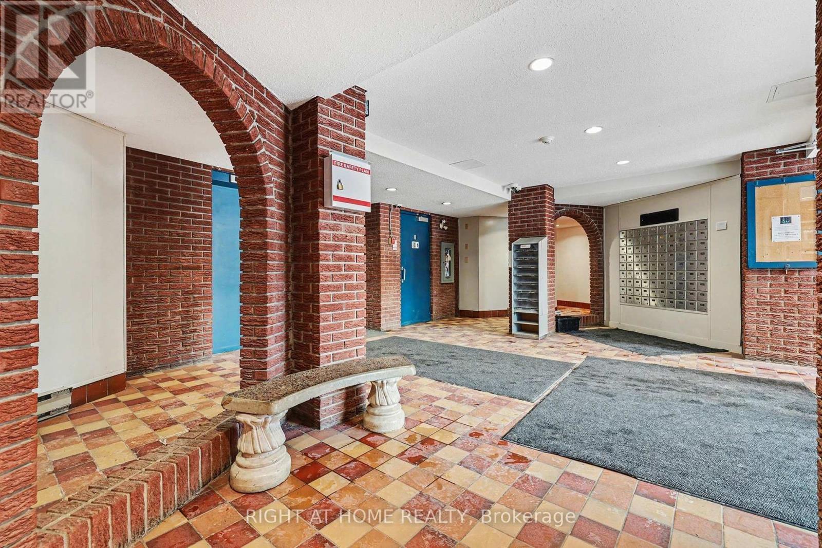 305b - 2044 Arrowsmith Drive, Ottawa, Ontario  K1J 7V8 - Photo 8 - X12764554