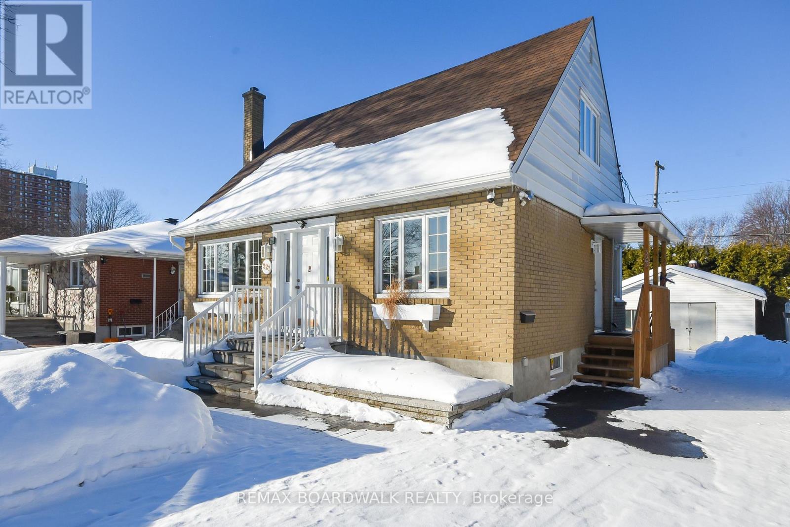 323 Fullerton Avenue, Ottawa, Ontario  K1K 1K2 - Photo 1 - X12764576