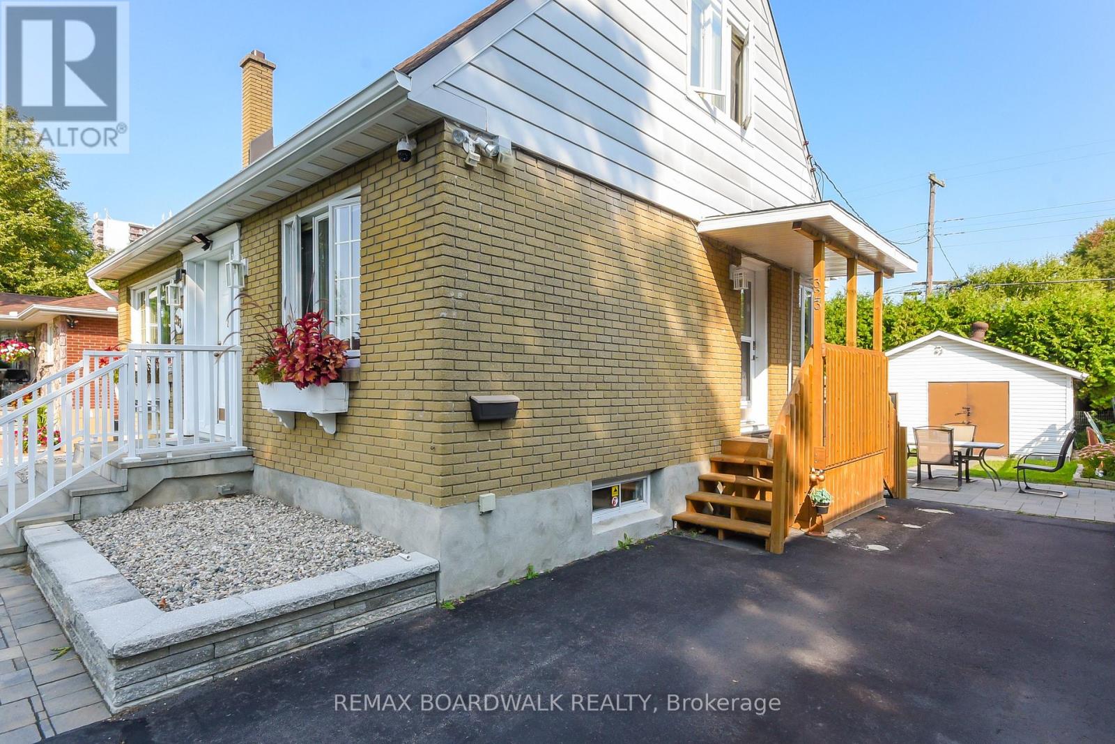 323 Fullerton Avenue, Ottawa, Ontario  K1K 1K2 - Photo 4 - X12764576
