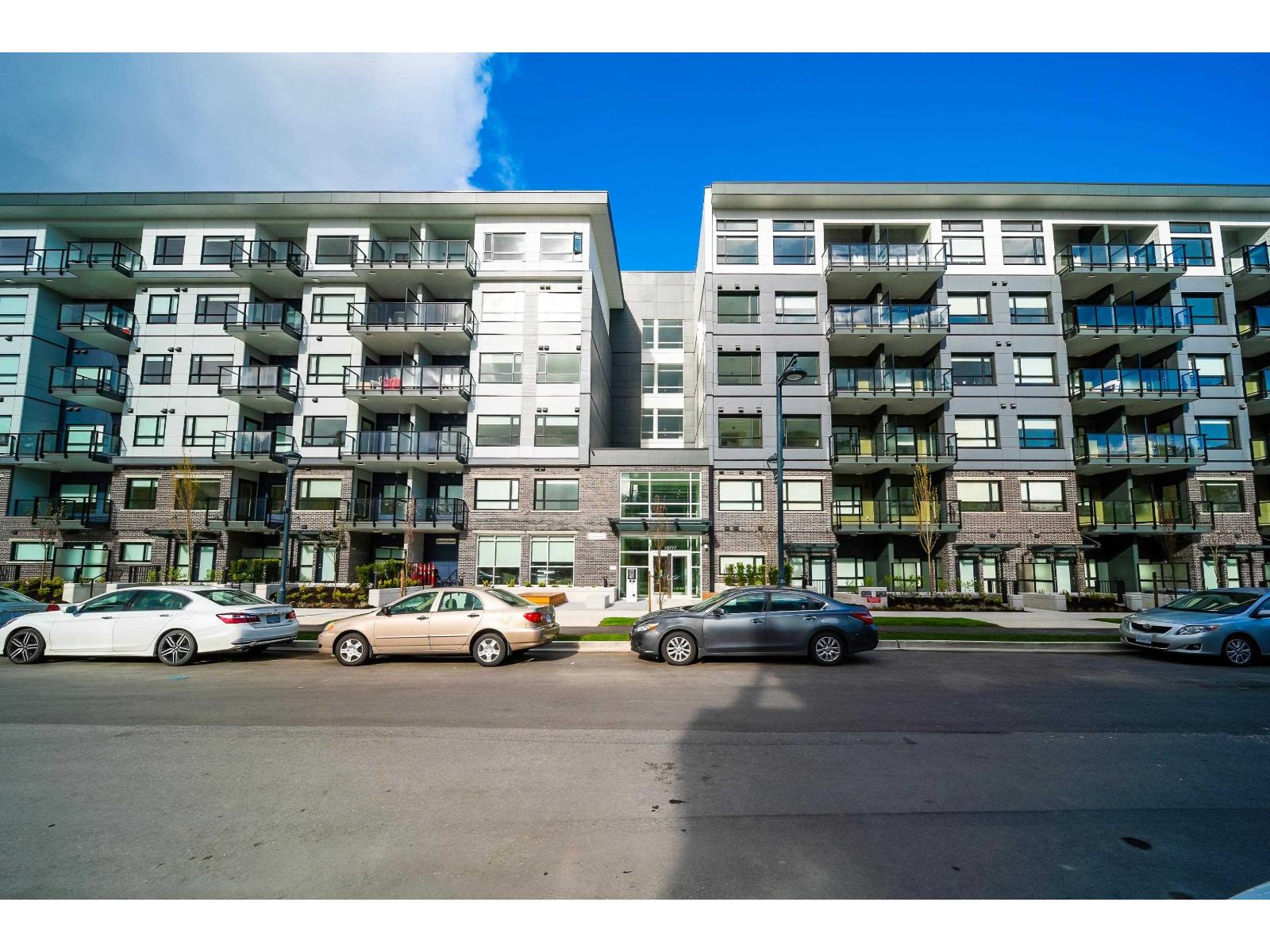 302 10777 138 STREET, Surrey, British Columbia