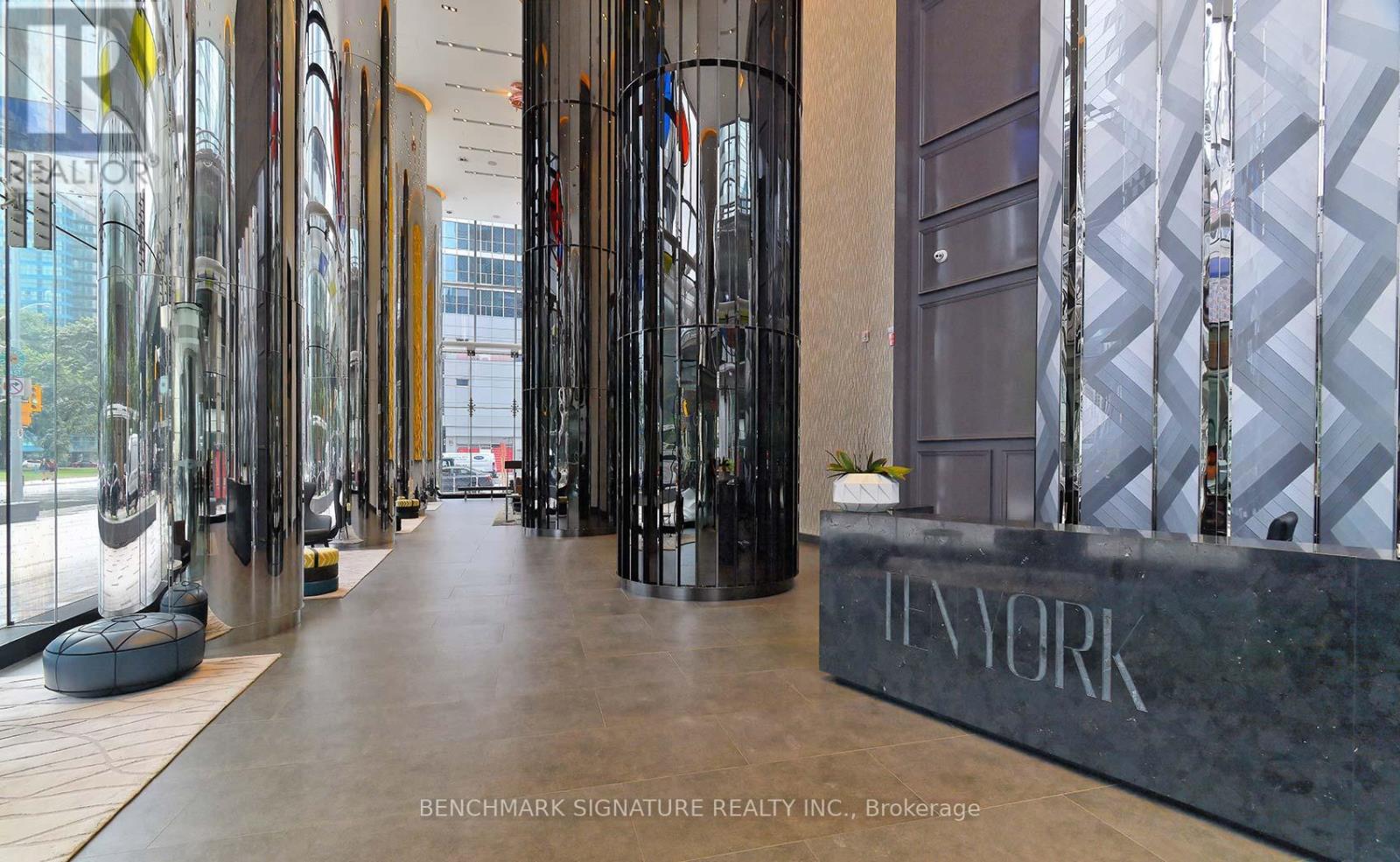 5807 - 10 York Street, Toronto, Ontario  M5J 0E1 - Photo 7 - C12764546