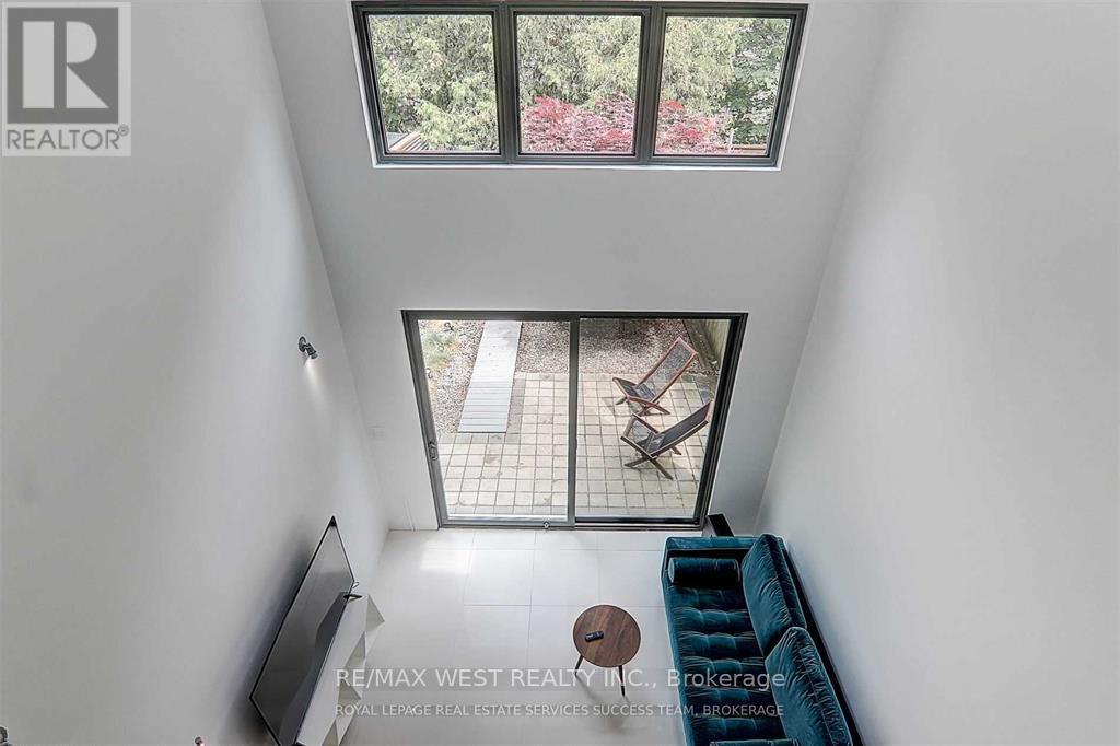 781 Craven Road, Toronto (Greenwood-Coxwell), Ontario  M4L 2Z7 - Photo 5 - E12764574