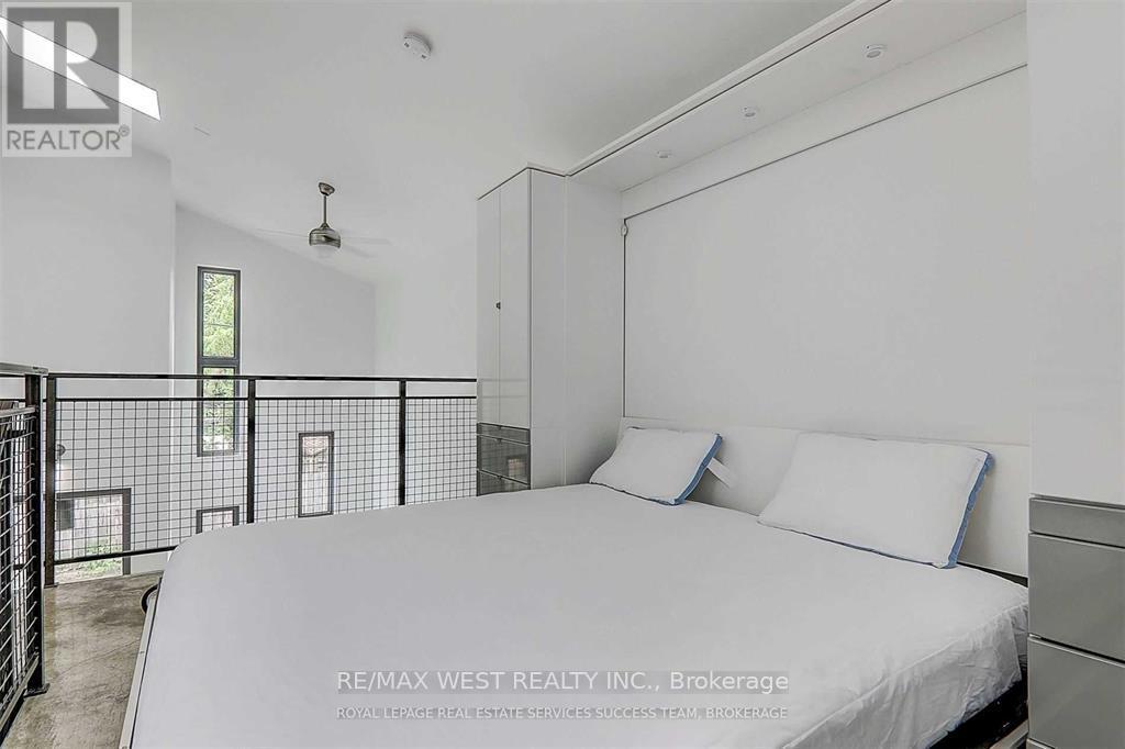 781 Craven Road, Toronto (Greenwood-Coxwell), Ontario  M4L 2Z7 - Photo 6 - E12764574