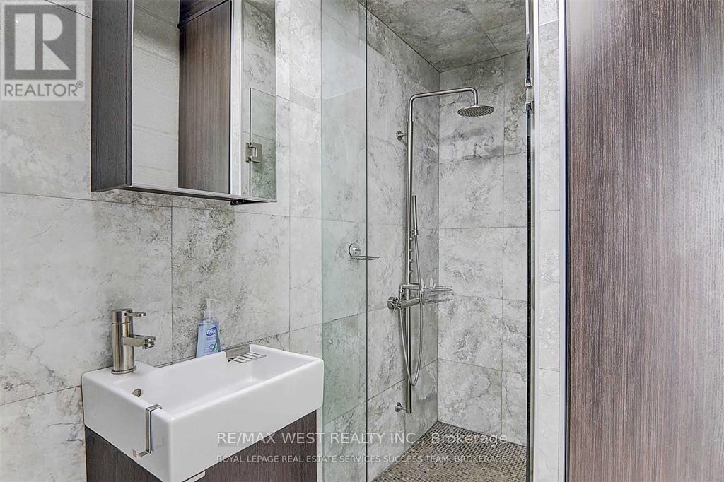 781 Craven Road, Toronto (Greenwood-Coxwell), Ontario  M4L 2Z7 - Photo 7 - E12764574