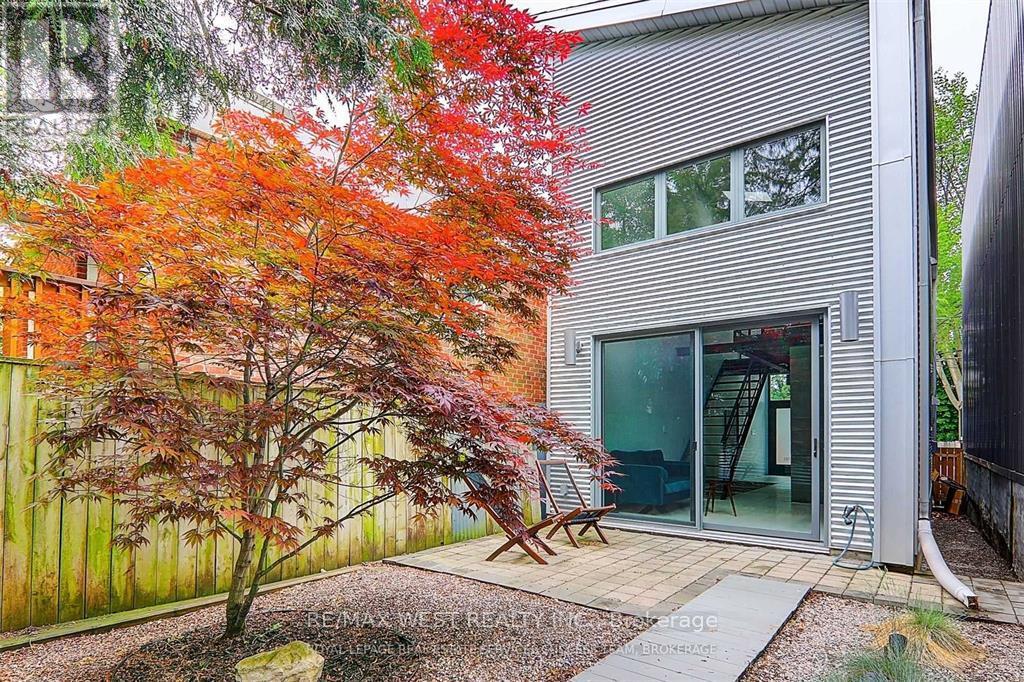 781 Craven Road, Toronto (Greenwood-Coxwell), Ontario  M4L 2Z7 - Photo 8 - E12764574