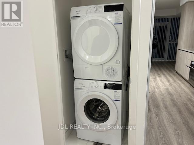 5507 - 8 Interchange Way, Vaughan (Vaughan Corporate Centre), Ontario  L4K 0R2 - Photo 7 - N12764584