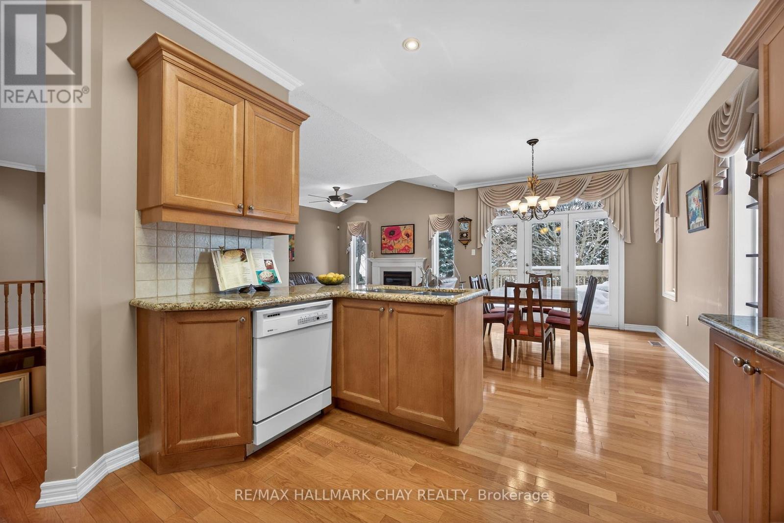 16 Stapleton Place, Barrie, Ontario  L4N 5Z3 - Photo 12 - S12764590