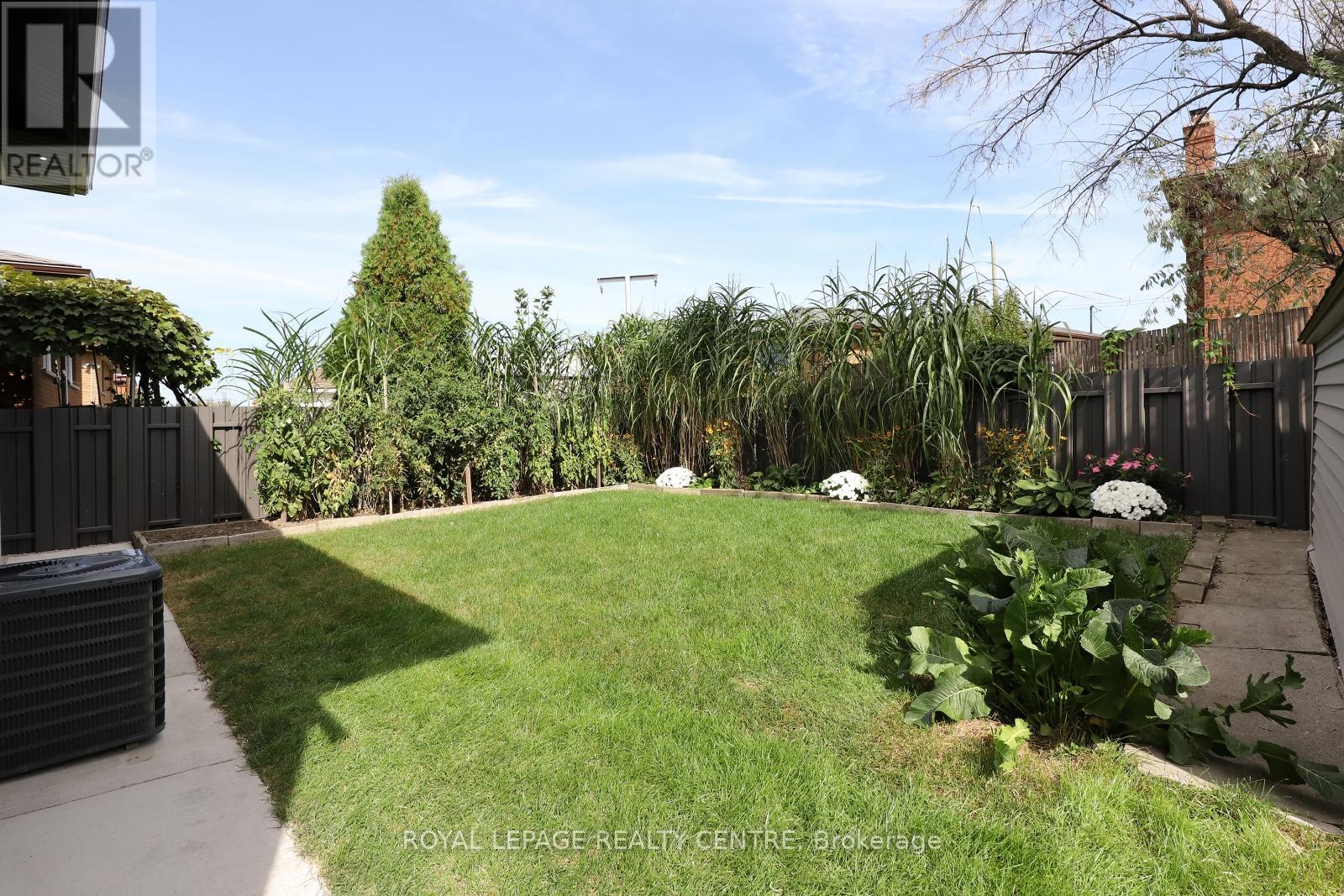 55 Flora Drive, Hamilton, Ontario  L8G 3Z7 - Photo 20 - X12764380