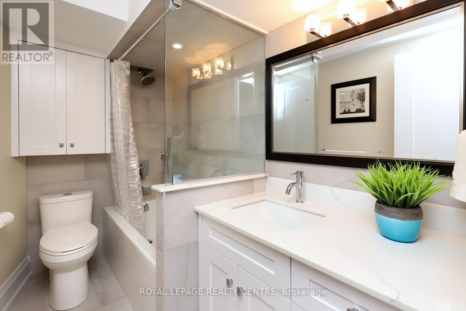 55 Flora Drive, Hamilton, Ontario  L8G 3Z7 - Photo 11 - X12764380