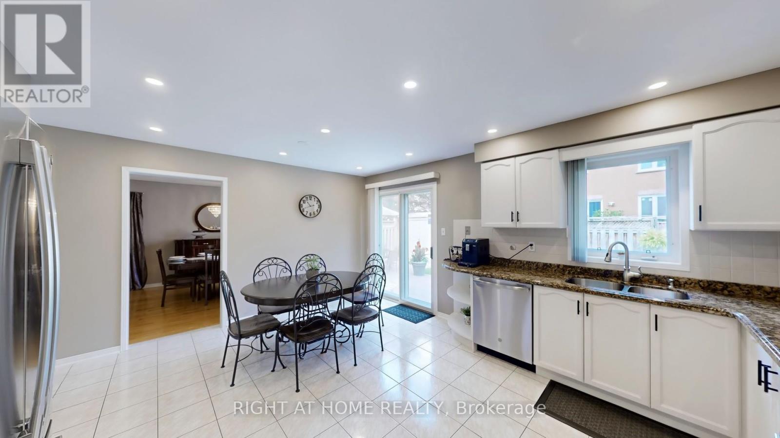 102 Mullis Crescent, Brampton, Ontario  L6Y 4T1 - Photo 15 - W12764550