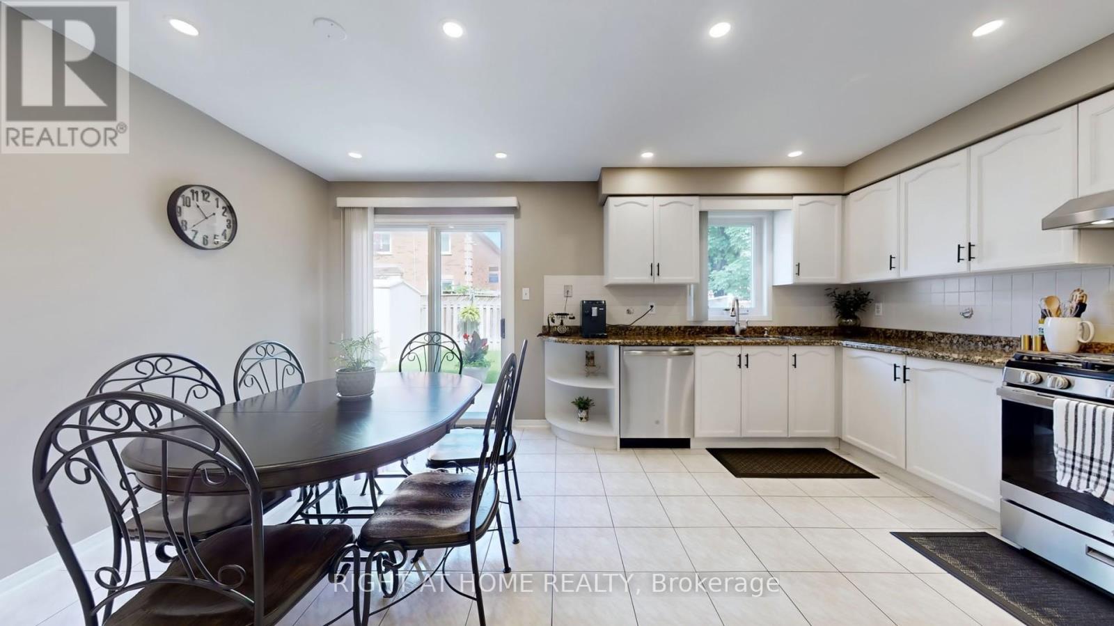 102 Mullis Crescent, Brampton, Ontario  L6Y 4T1 - Photo 16 - W12764550