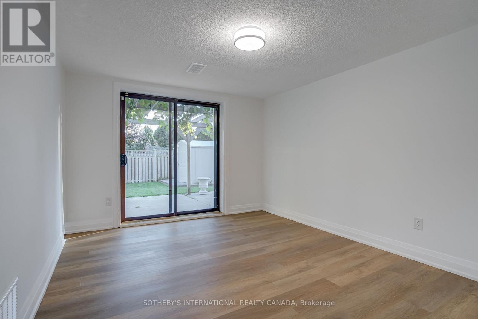 34 Euphrasia Drive, Toronto, Ontario  M6B 3V9 - Photo 29 - W12764556