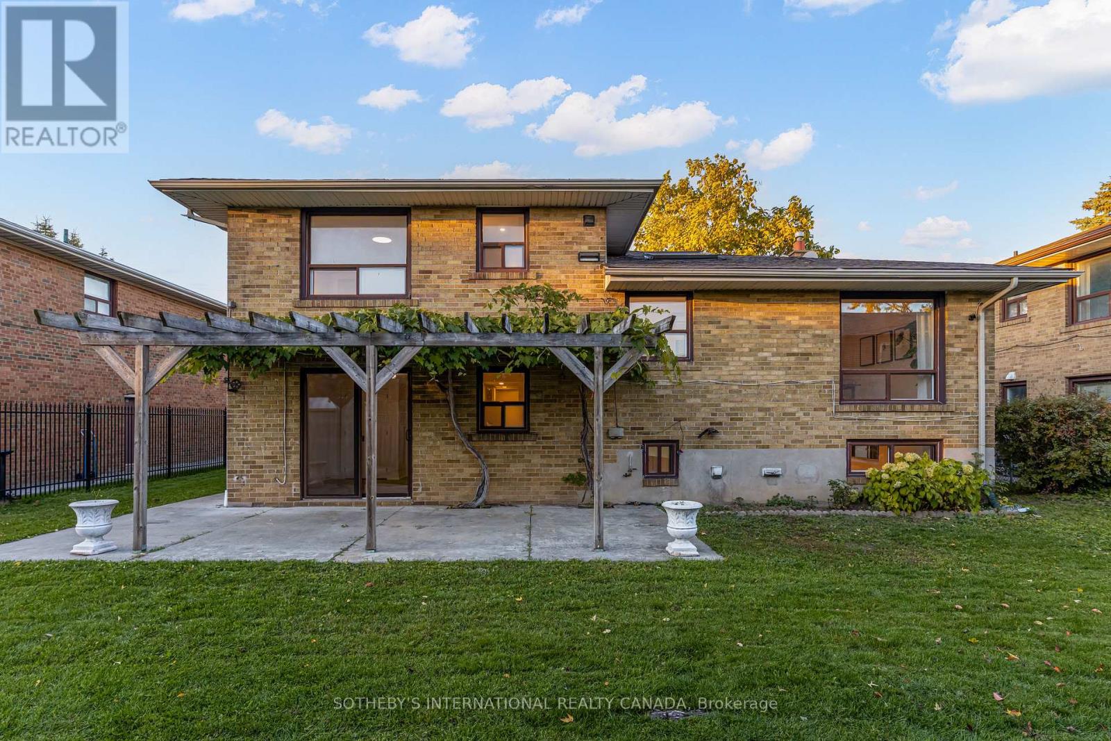 34 Euphrasia Drive, Toronto, Ontario  M6B 3V9 - Photo 35 - W12764556