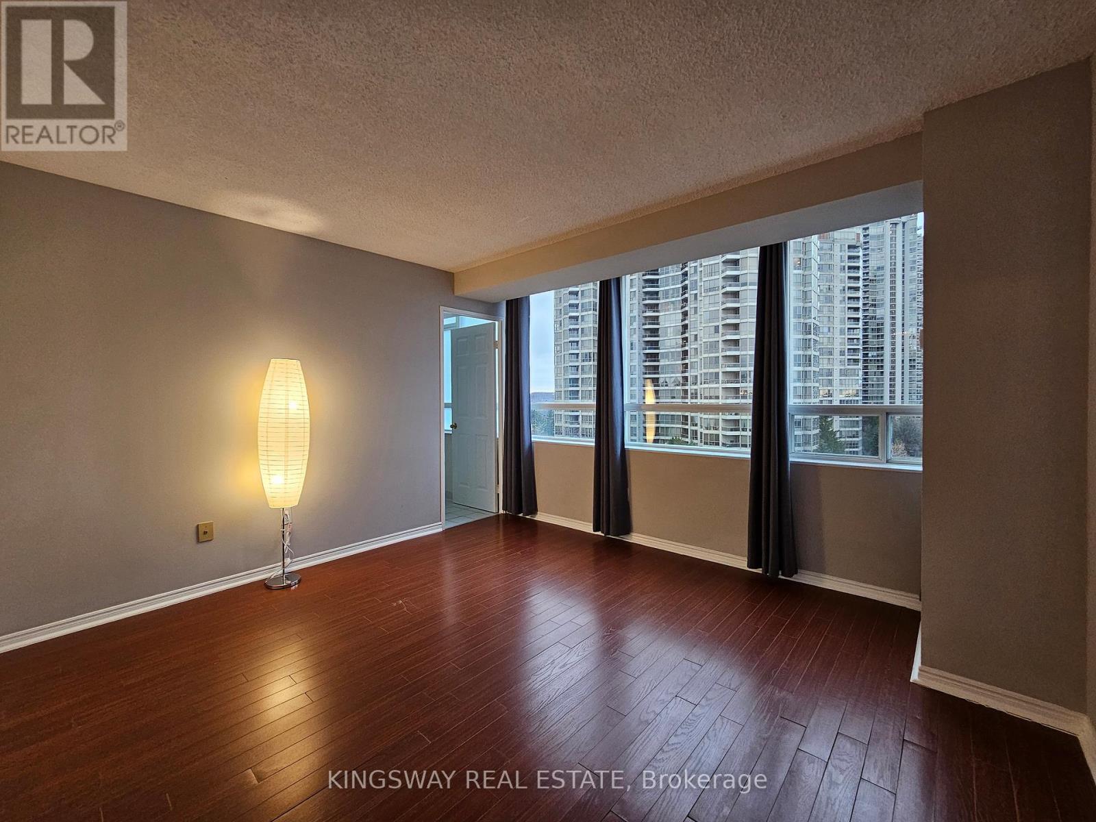 905 - 50 Kingsbridge Garden Circle, Mississauga (Hurontario), Ontario  L5R 1Y2 - Photo 15 - W12764594