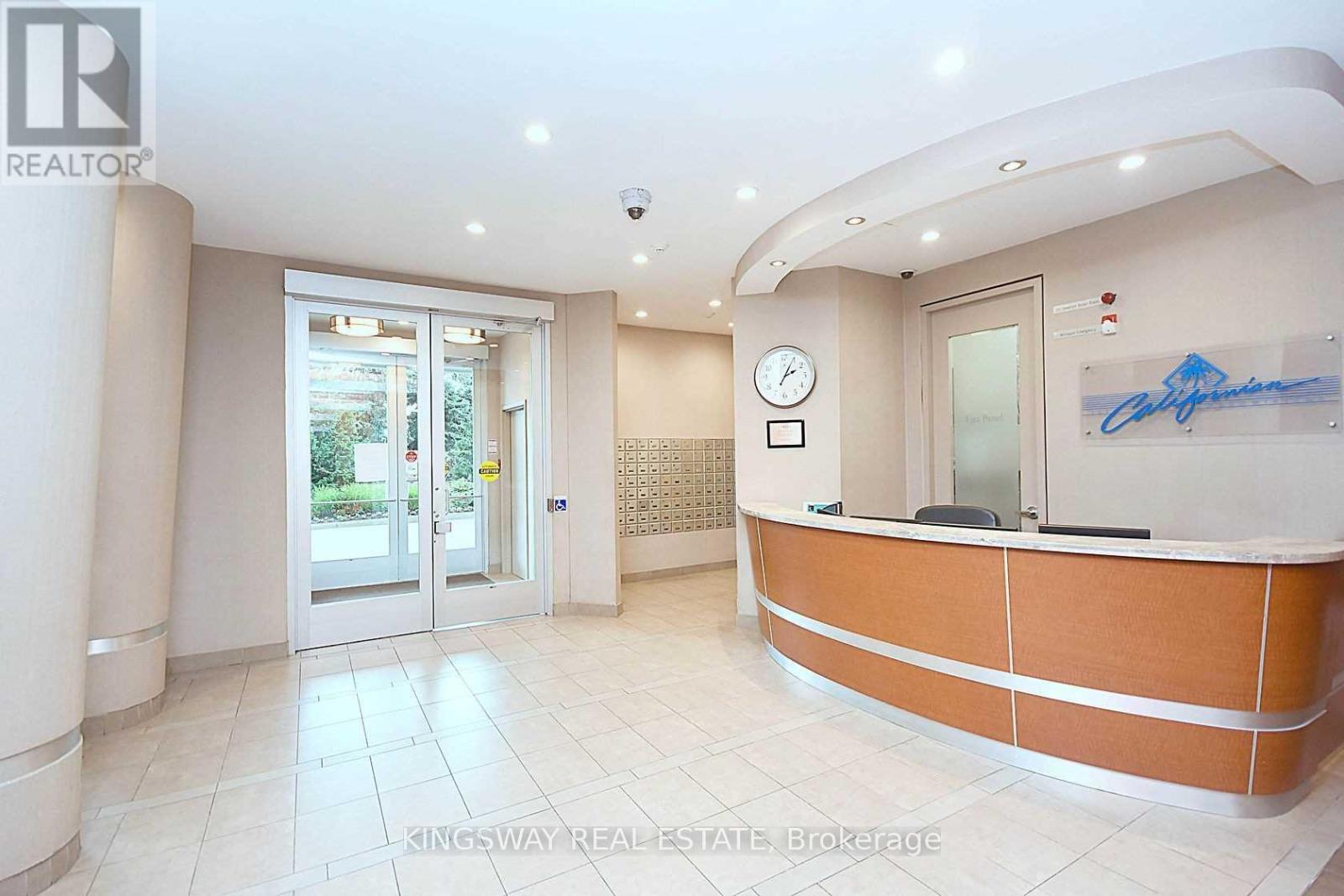 905 - 50 Kingsbridge Garden Circle, Mississauga (Hurontario), Ontario  L5R 1Y2 - Photo 4 - W12764594