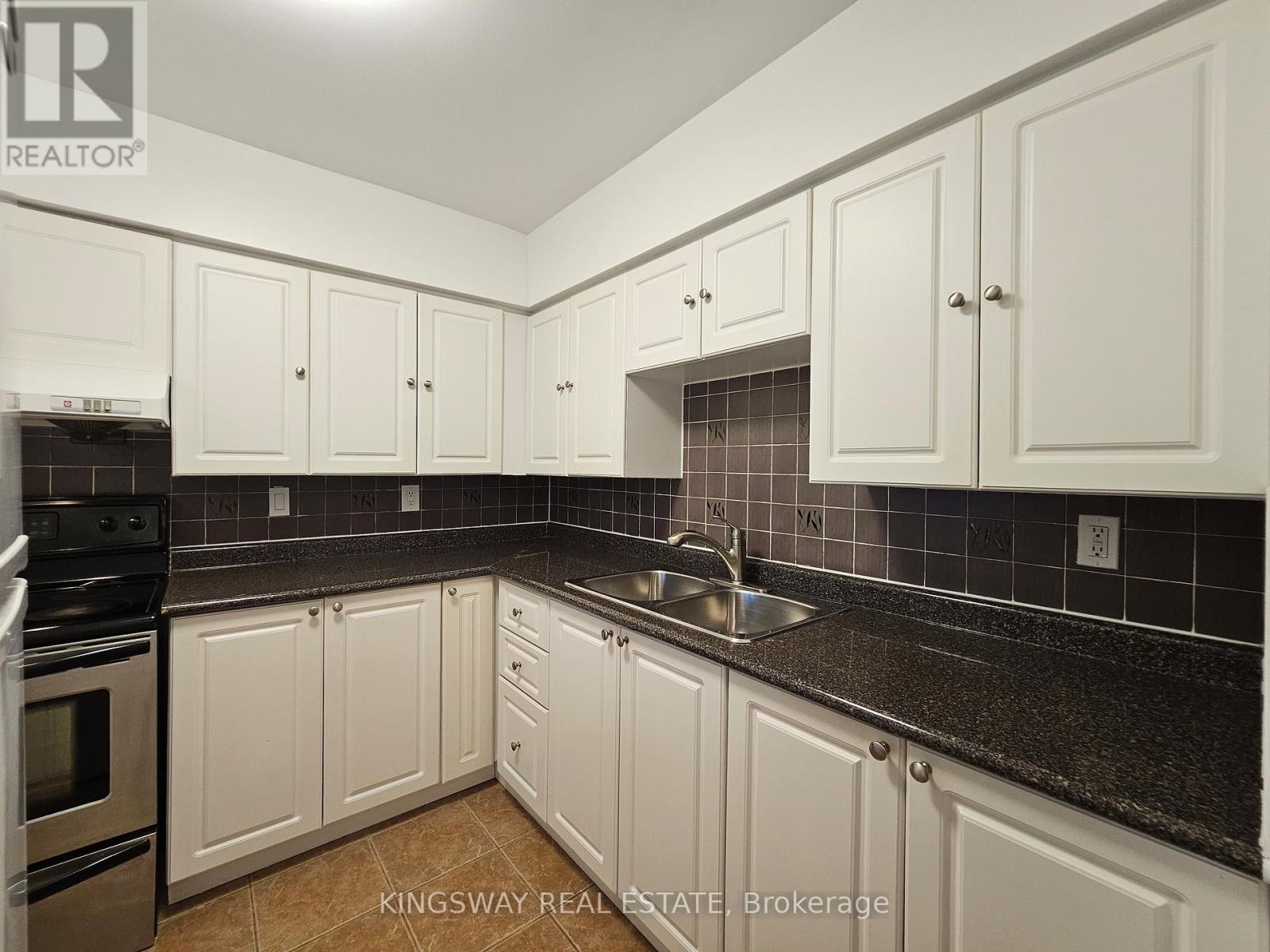 905 - 50 Kingsbridge Garden Circle, Mississauga (Hurontario), Ontario  L5R 1Y2 - Photo 7 - W12764594