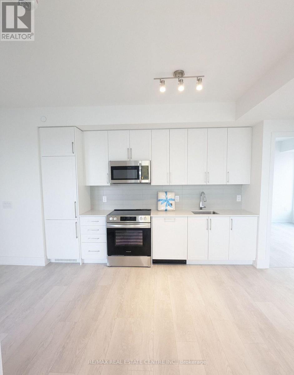 305 - 2450 Old Bronte Road, Oakville, Ontario  L6M 5P6 - Photo 3 - W12764596