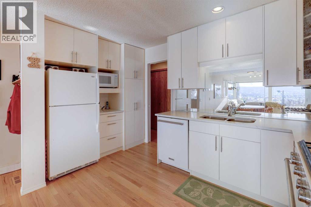 5943 Silver Ridge Drive Nw, Calgary, Alberta  T3B 3S2 - Photo 9 - A2284329