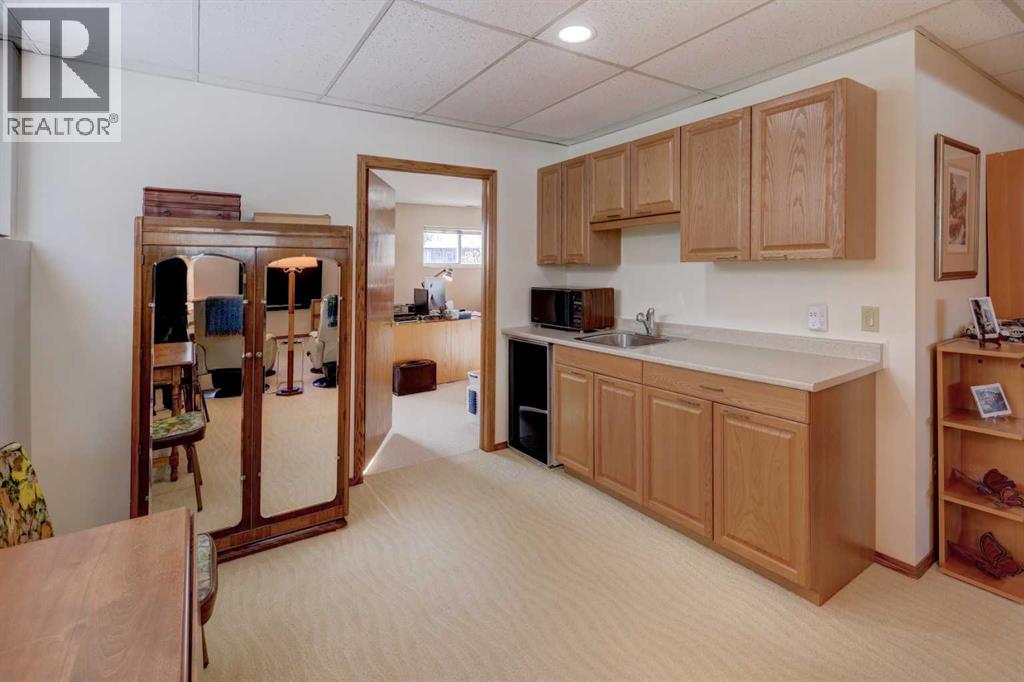 5943 Silver Ridge Drive Nw, Calgary, Alberta  T3B 3S2 - Photo 27 - A2284329