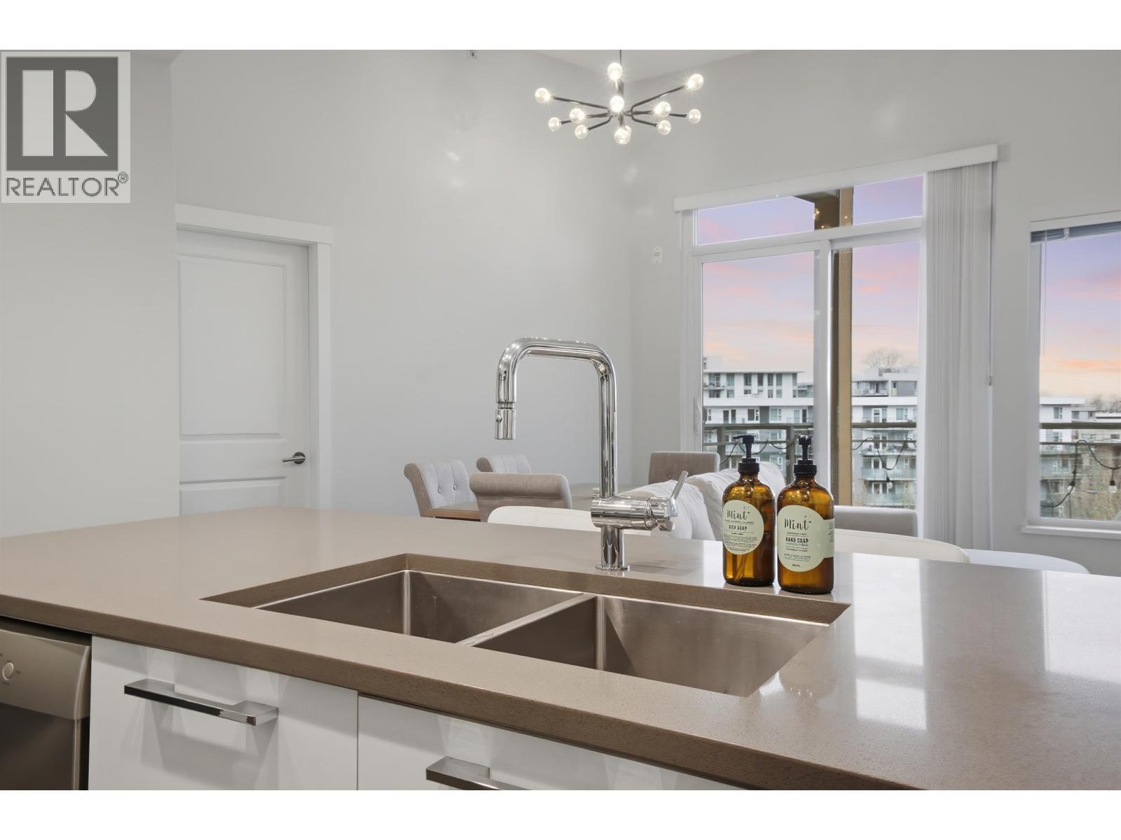 507 3263 Pierview Crescent, Vancouver, British Columbia  V5S 0C3 - Photo 4 - R3087303