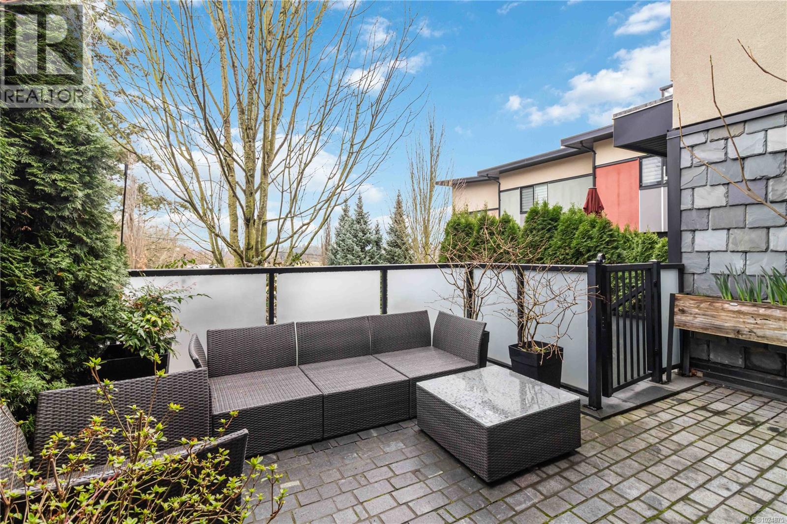 3 2321 Island View Rd, Central Saanich, British Columbia  V8Z 0C9 - Photo 4 - 1024875