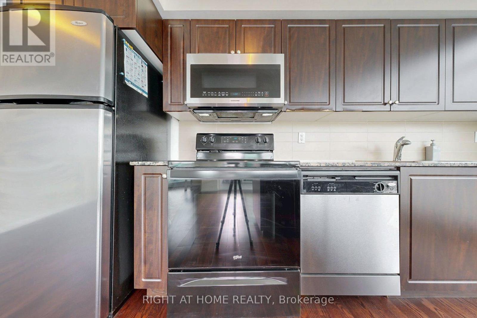 1710 - 215 Fort York Boulevard, Toronto, Ontario  M5V 4A2 - Photo 11 - C12764618