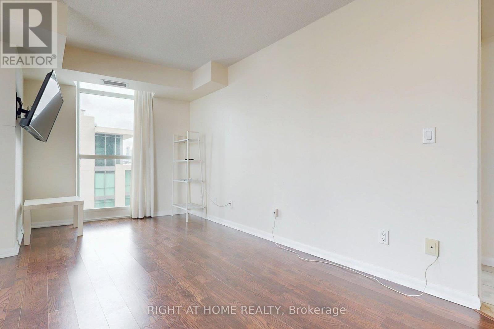 1710 - 215 Fort York Boulevard, Toronto, Ontario  M5V 4A2 - Photo 12 - C12764618