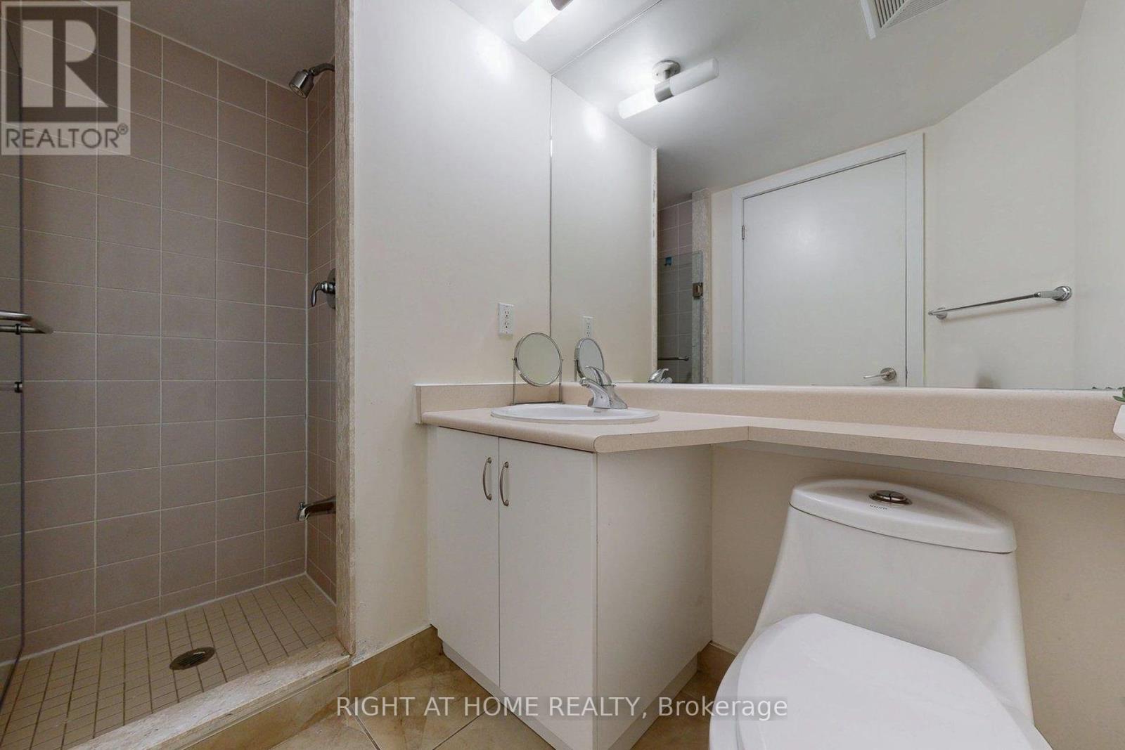 1710 - 215 Fort York Boulevard, Toronto, Ontario  M5V 4A2 - Photo 13 - C12764618