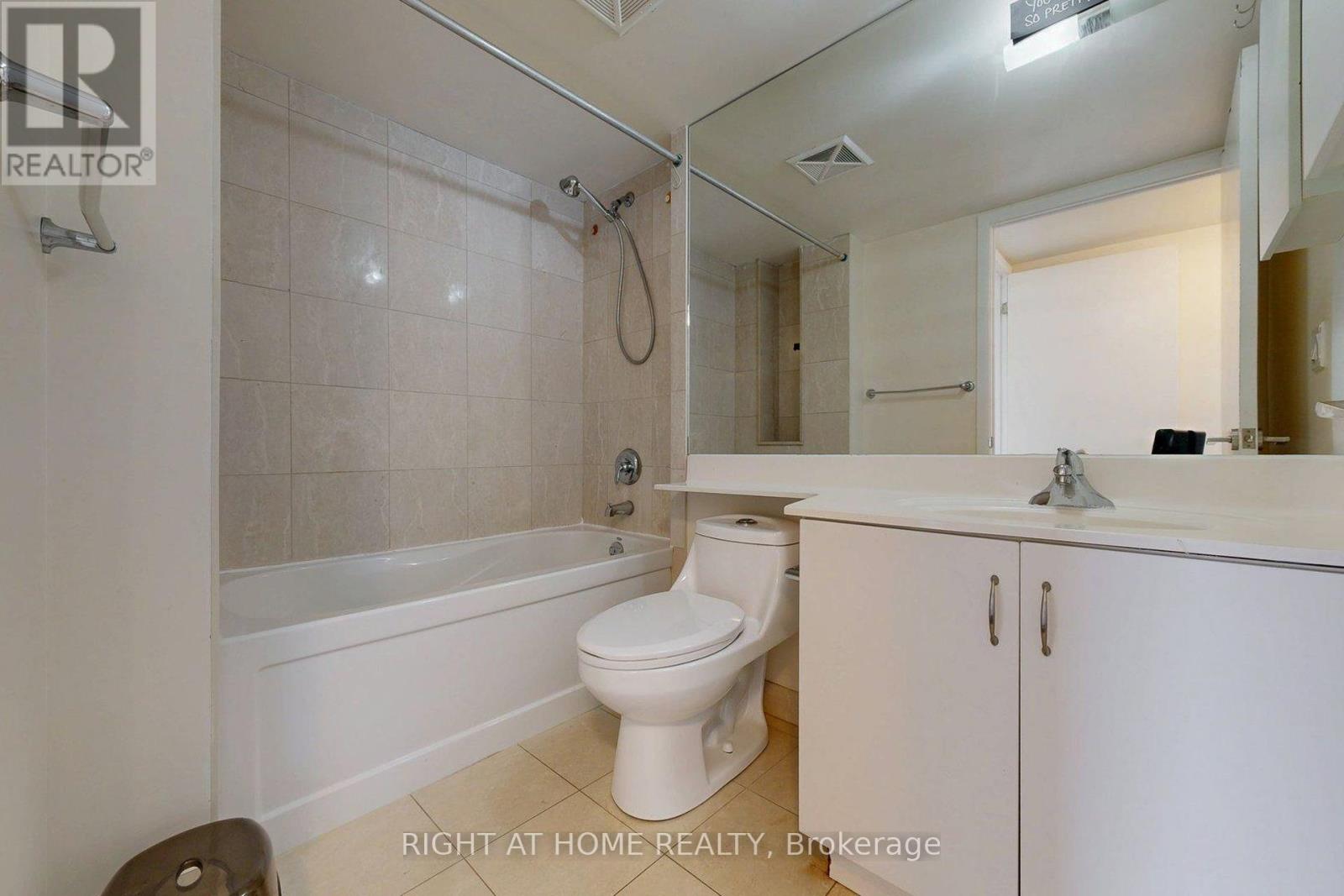 1710 - 215 Fort York Boulevard, Toronto, Ontario  M5V 4A2 - Photo 19 - C12764618