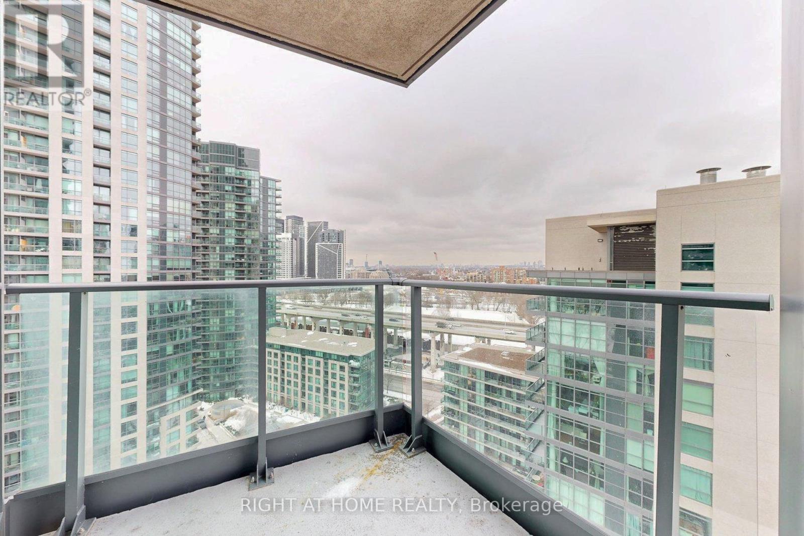 1710 - 215 Fort York Boulevard, Toronto, Ontario  M5V 4A2 - Photo 24 - C12764618