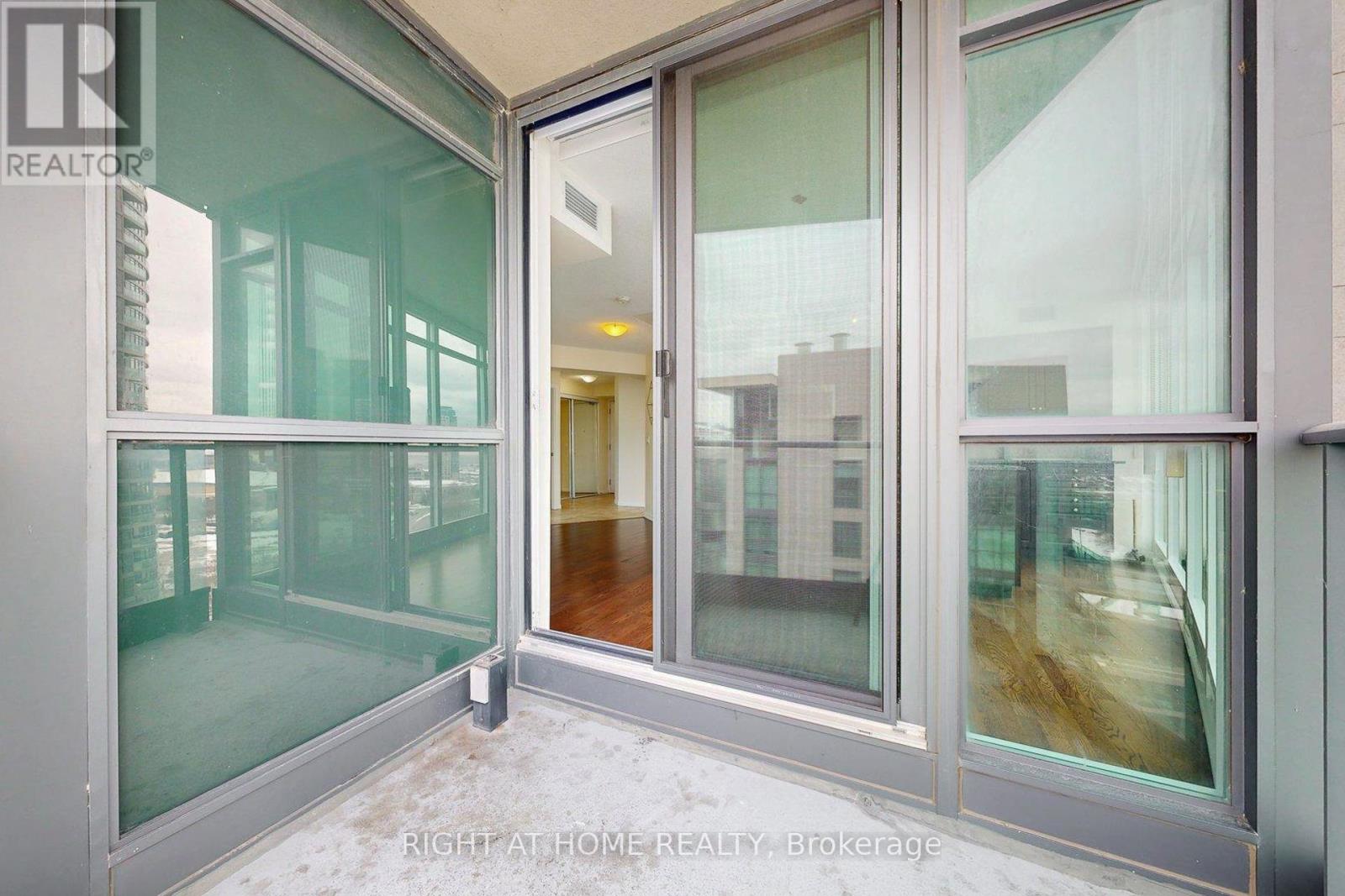 1710 - 215 Fort York Boulevard, Toronto, Ontario  M5V 4A2 - Photo 25 - C12764618