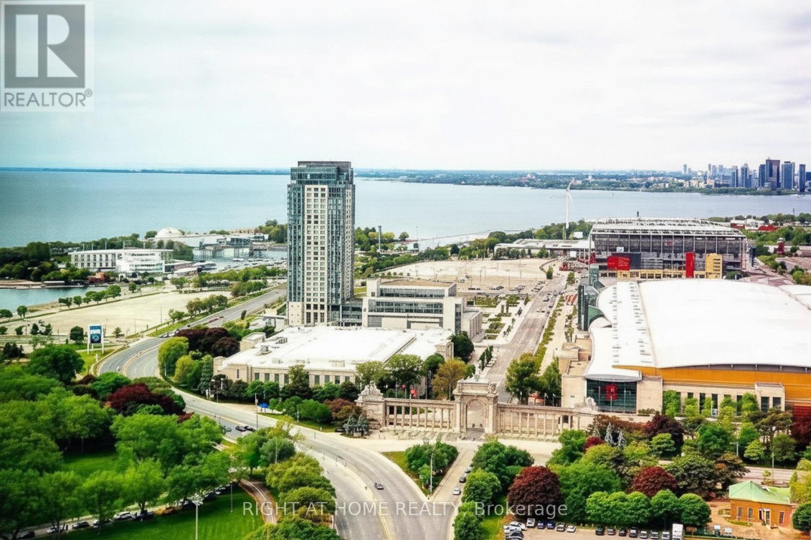 1710 - 215 Fort York Boulevard, Toronto, Ontario  M5V 4A2 - Photo 30 - C12764618