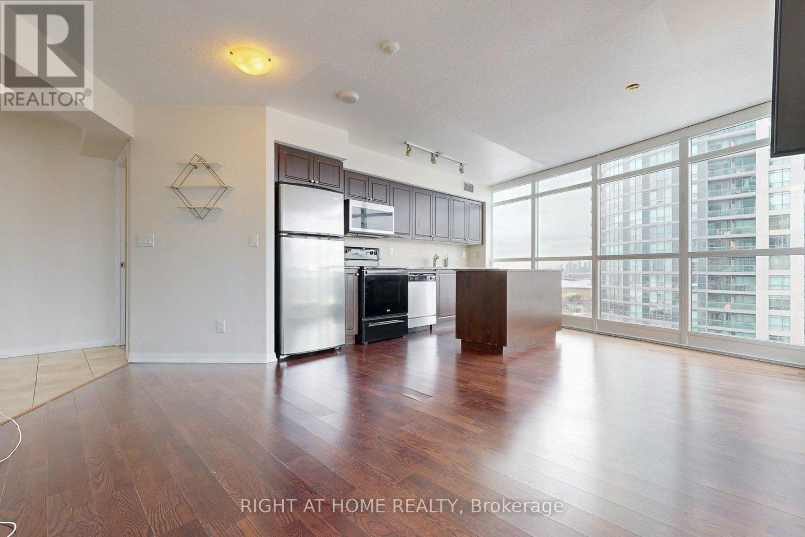 1710 - 215 Fort York Boulevard, Toronto, Ontario  M5V 4A2 - Photo 4 - C12764618