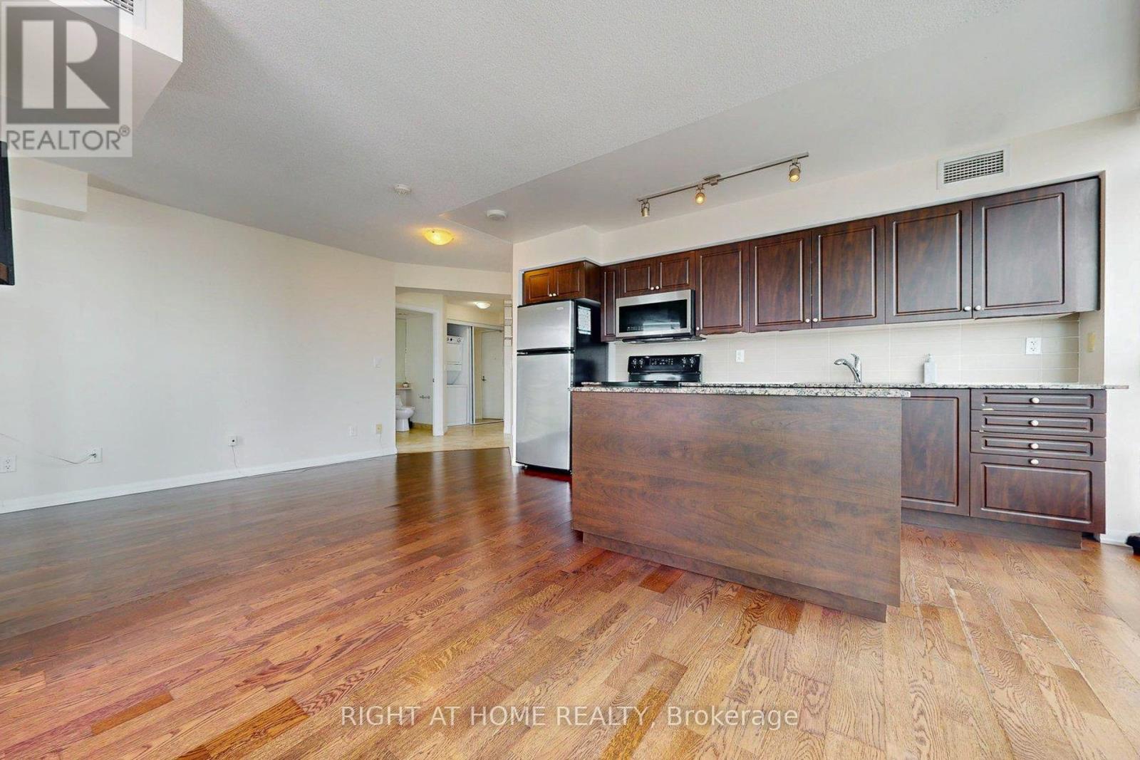 1710 - 215 Fort York Boulevard, Toronto, Ontario  M5V 4A2 - Photo 8 - C12764618