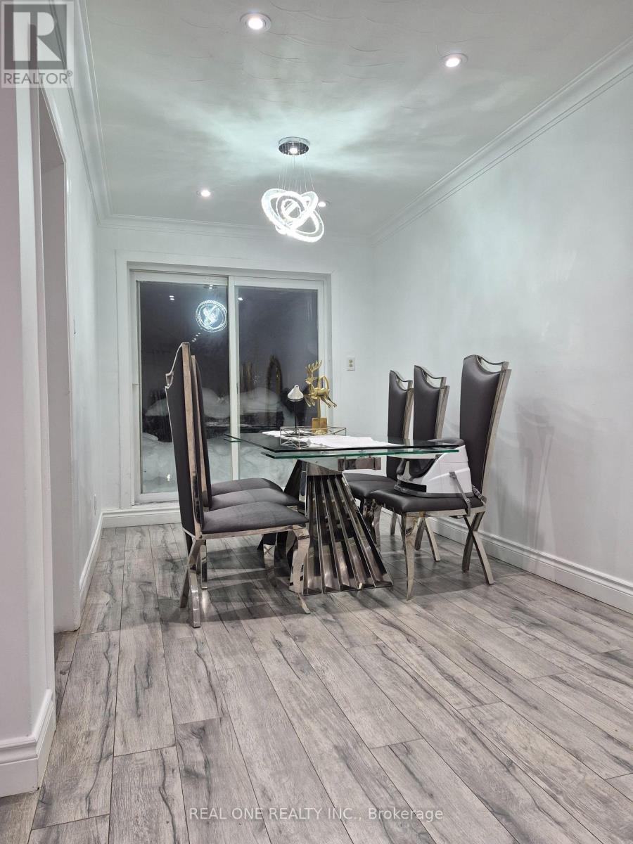 18 Courton Drive, Toronto, Ontario  M1R 1K8 - Photo 8 - E12756158