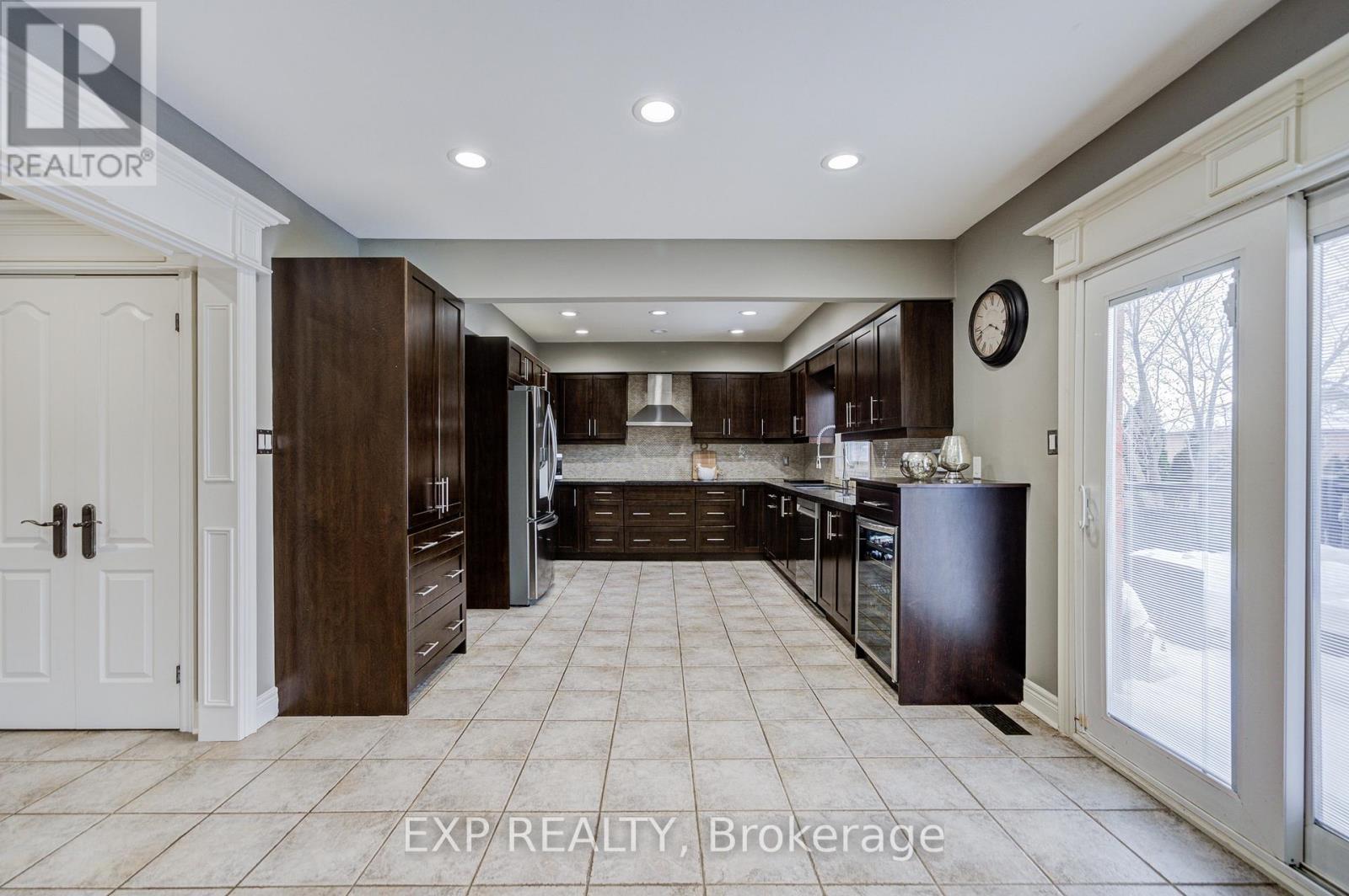 372 Greenock Drive, Vaughan, Ontario  L6A 1M5 - Photo 14 - N12763650