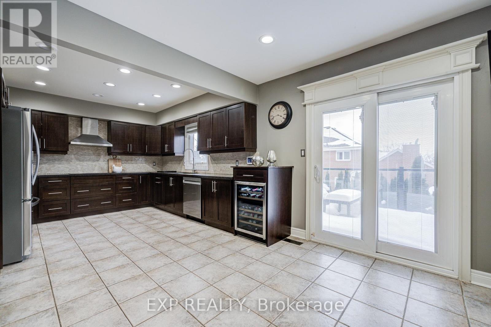 372 Greenock Drive, Vaughan, Ontario  L6A 1M5 - Photo 16 - N12763650
