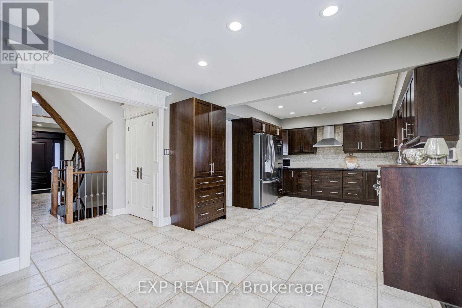 372 Greenock Drive, Vaughan, Ontario  L6A 1M5 - Photo 15 - N12763650