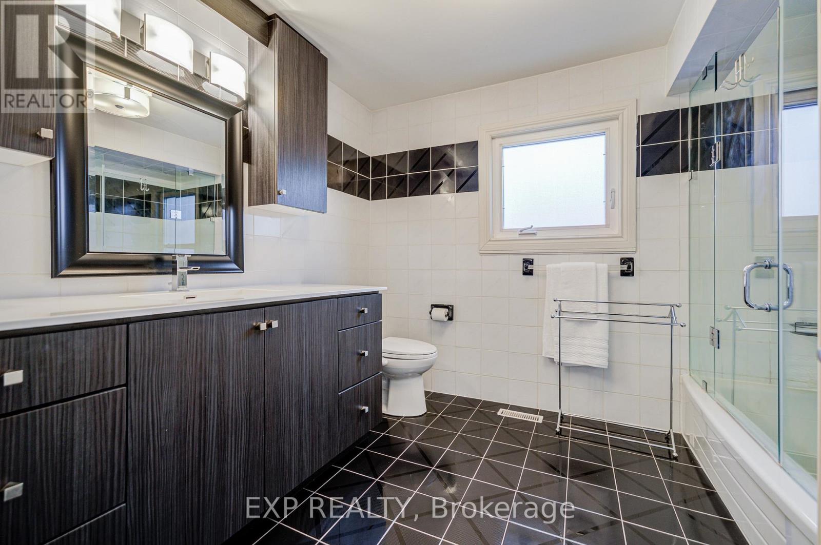 372 Greenock Drive, Vaughan, Ontario  L6A 1M5 - Photo 35 - N12763650