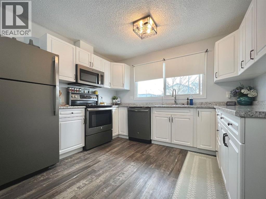 11422 96 Street, Grande Prairie, Alberta  T8V 2A5 - Photo 10 - A2284094