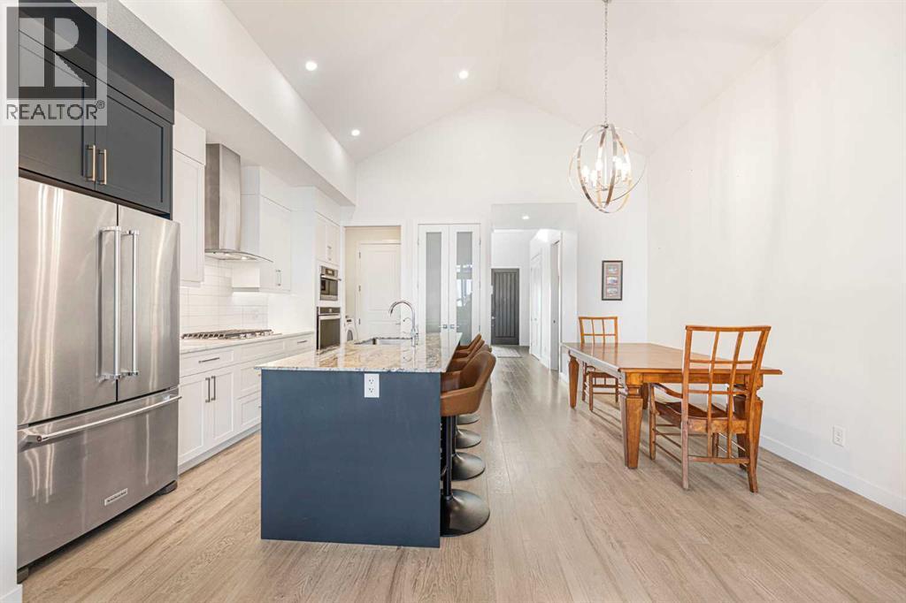 12572 Crestmont Boulevard Sw, Calgary, Alberta  T3B 6J5 - Photo 9 - A2277212