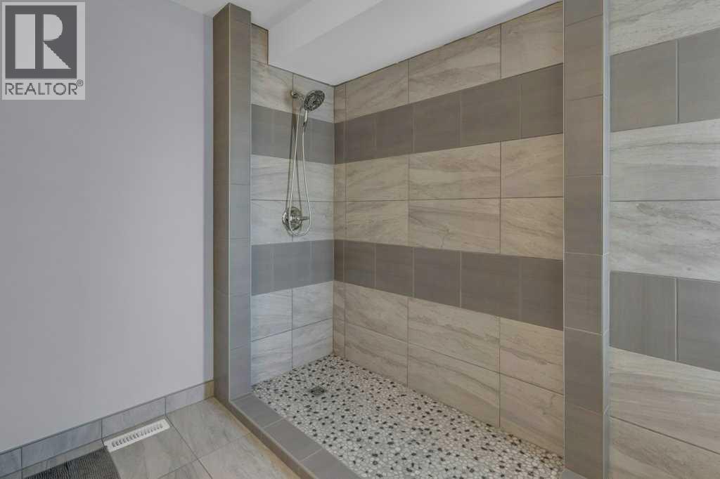 10832 Valley Springs Road Nw, Calgary, Alberta  T3B 5R2 - Photo 13 - A2282530